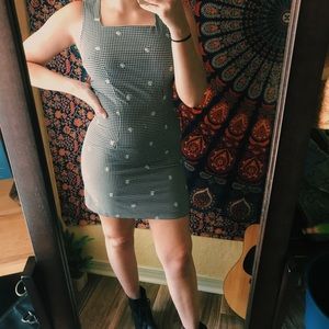 AMAZING !! daisy gingham dress!!